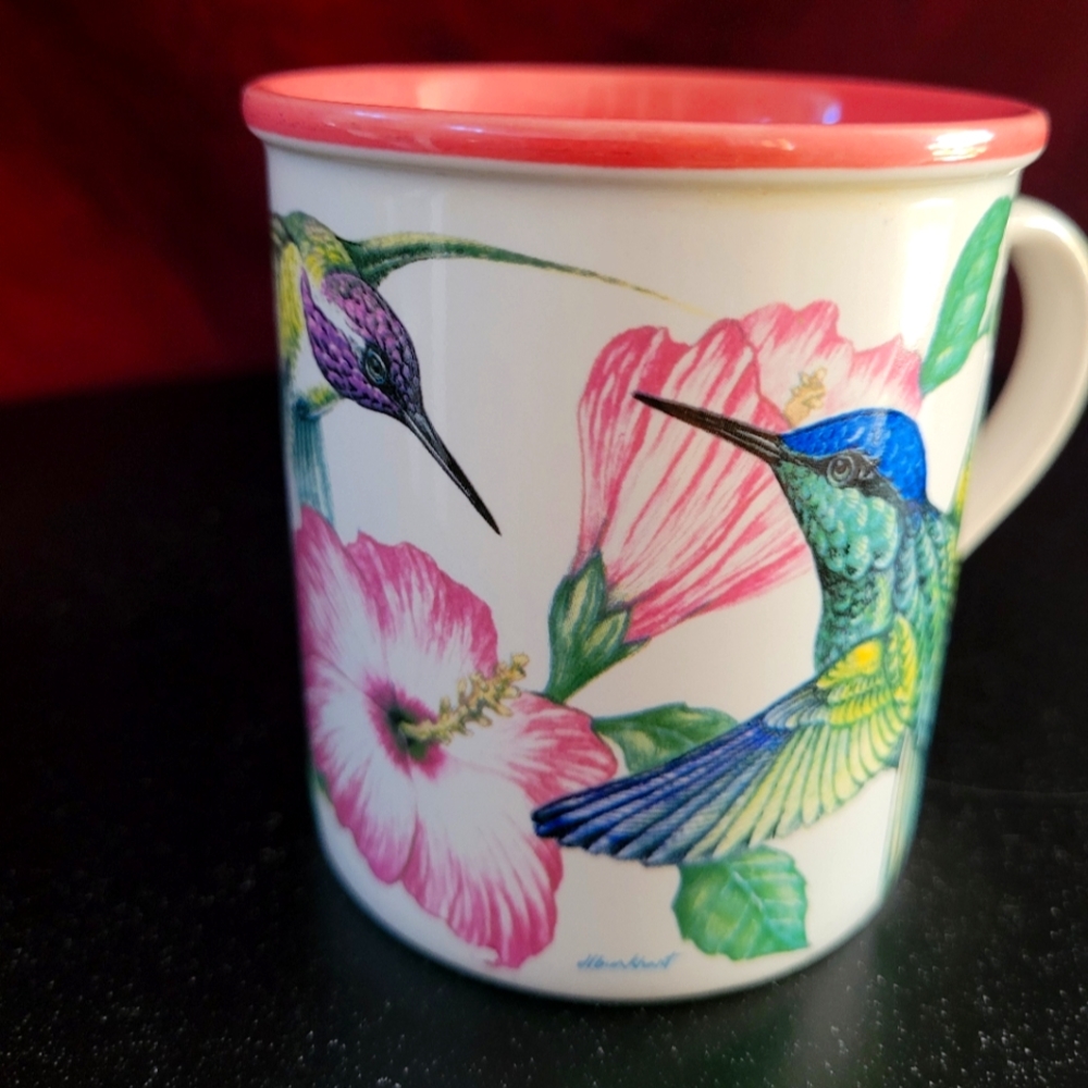 Gorgeous Vintage Hummingbird Mug by Potpourri. 8oz